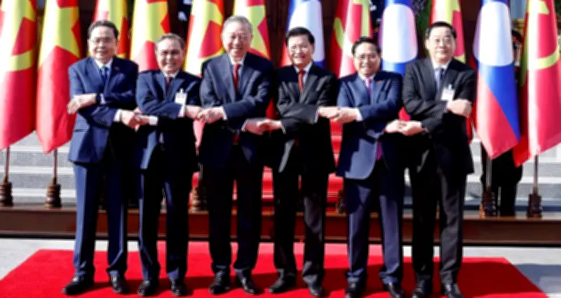 Lãnh đạo cấp cao Việt Nam gửi điện chúc mừng lãnh đạo mới của Lào