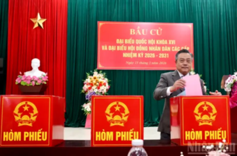 Lãnh đạo Trung ương và Lạng Sơn tham gia bỏ phiếu bầu cử tại phường Lương Văn Tri