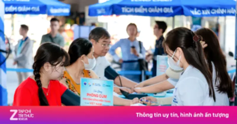 Long Châu và Abbott tiêm 2.000 liều vaccine cúm miễn phí cho người dân miền Trung