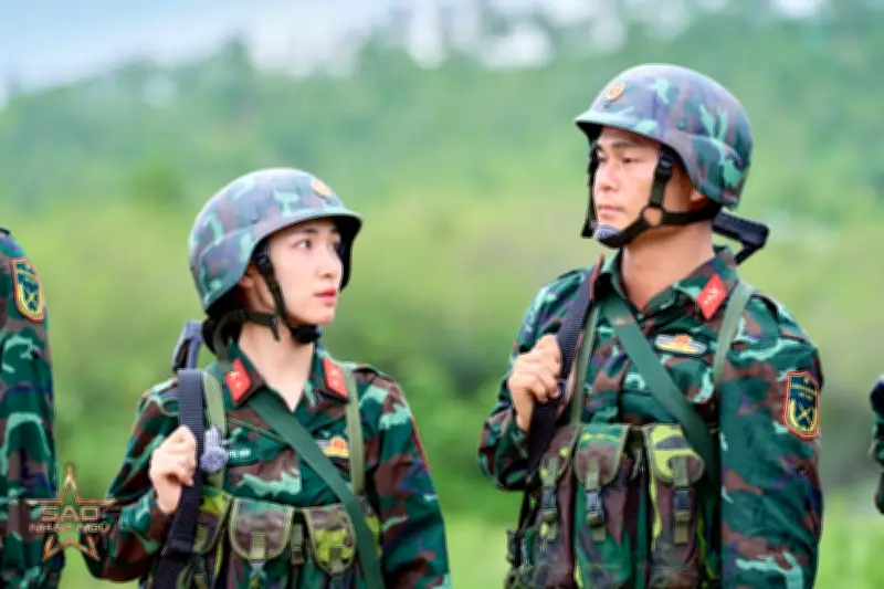 Loạt Khoảnh Khắc Đại Úy Văn Cường Chăm Sóc Hoa Minzy: Tình Bể Tình Gây Sốt