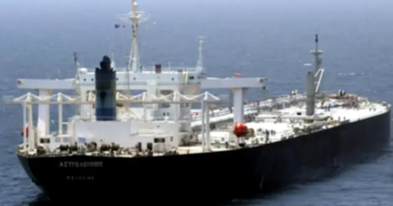 Mỹ cho phép mua dầu Nga trên biển: Biện pháp ngắn hạn, lợi ích dài hạn