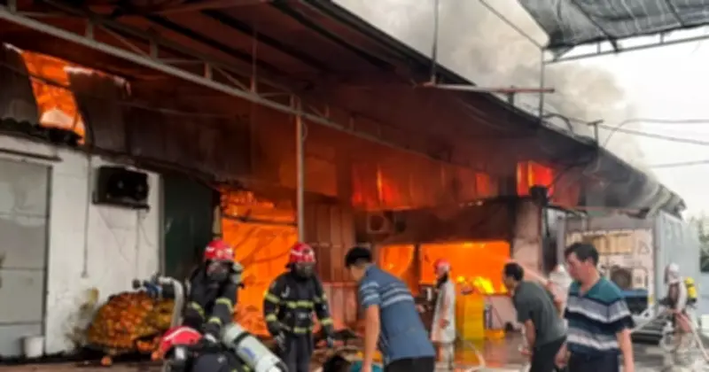 Đám Cháy Kho Xưởng Được Khống Chế Nhanh Nhờ Lực Lượng '4 Tại Chỗ'