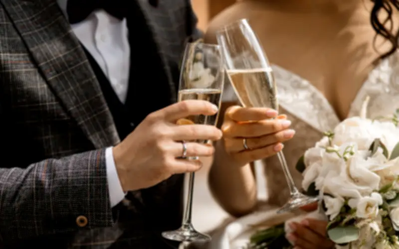 Đám Cưới Hỗn Loạn Vì Người Yêu Cũ Không Mời Mà Đến, Lời Nói Gây Sốc