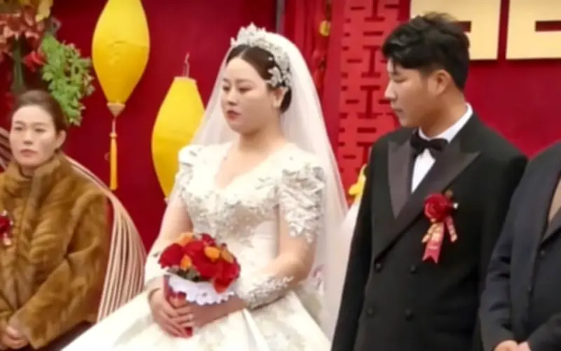 Đám cưới 'kỳ lạ' ở Trung Quốc: Cha mẹ làm mai cho con, gia đình 4 người gây tranh cãi