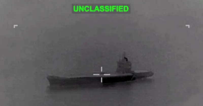 Mỹ công bố video tấn công tàu sân bay UAV Iran, khẳng định không chùn bước