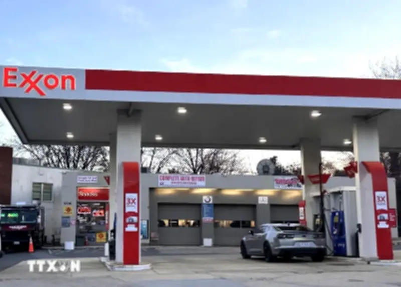 Mỹ Cấp Phép Tạm Thời Mua Bán Dầu Thô Iran Nhằm Ổn Định Giá Năng Lượng