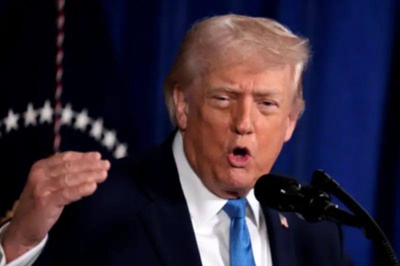 Mỹ dè chừng Iran, Tổng thống Trump cảnh báo về một cơn bão lớn sắp tới