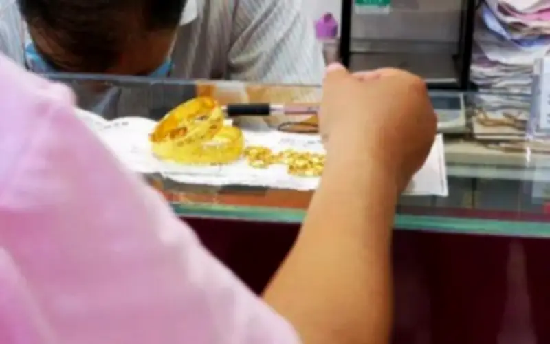 Mẹ Già Tin Lời Người Quen, Suýt Bán Nhà Vì Rút Sạch Tiền Tiết Kiệm