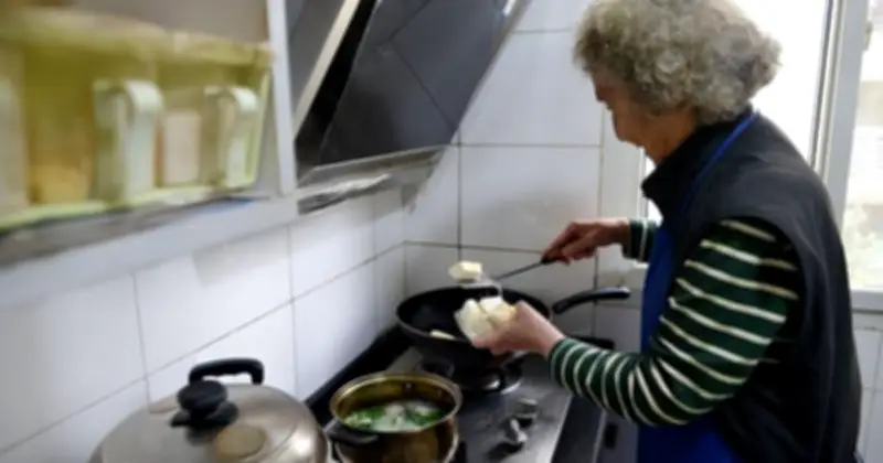 Mỡ Lợn Không Phải 'Kẻ Thù' Sức Khỏe: Bài Học Từ Người Phụ Nữ Trung Quốc