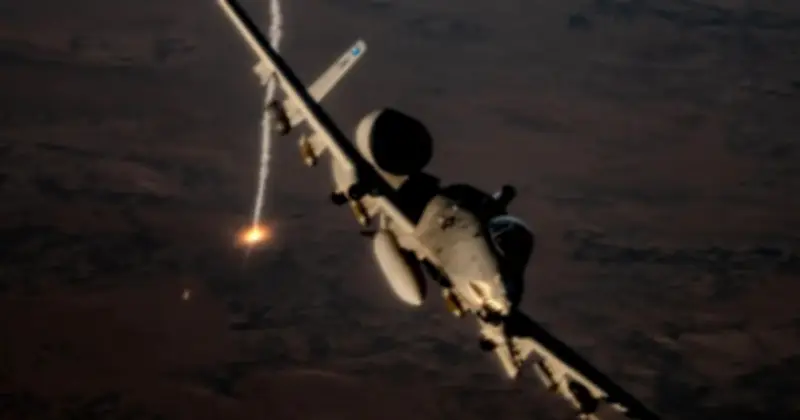 Mỹ sử dụng cường kích A-10 'Lợn lòi' tấn công xuồng Iran ở eo biển Hormuz