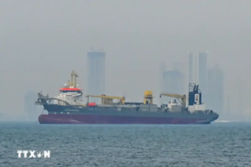 Mỹ Tạm Hoãn Kế Hoạch Tấn Công Iran, Gia Hạn Tối Hậu Thư Về Eo Biển Hormuz