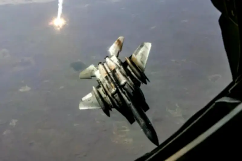 Mỹ xác nhận 3 tiêm kích F-15 rơi do Kuwait bắn nhầm trong tập trận