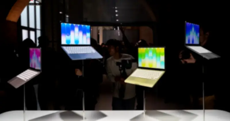 MacBook Neo Giá Rẻ Chỉ Từ 14 Triệu, Smartphone Trung Quốc Vọt Lên 50 Triệu