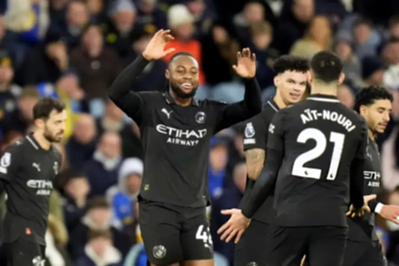 Man City đè bẹp Leeds, tạo áp lực khủng khiếp lên Arsenal tại Ngoại hạng Anh