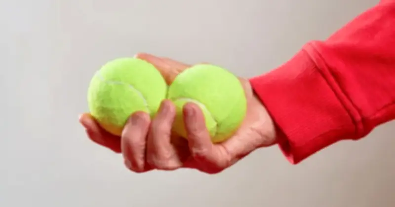 Mang Bóng Tennis Lên Máy Bay: Mẹo Giảm Đau Nhức Và Tăng Lưu Thông Máu