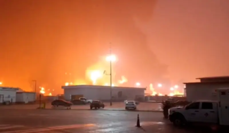 Mexico: Hỏa hoạn tại nhà máy lọc dầu Pemex khiến 5 người thiệt mạng