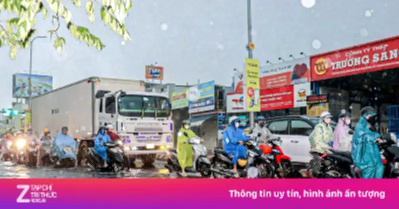 Miền Bắc hửng nắng, miền Trung đối mặt với mưa dài ngày và nguy cơ thời tiết cực đoan
