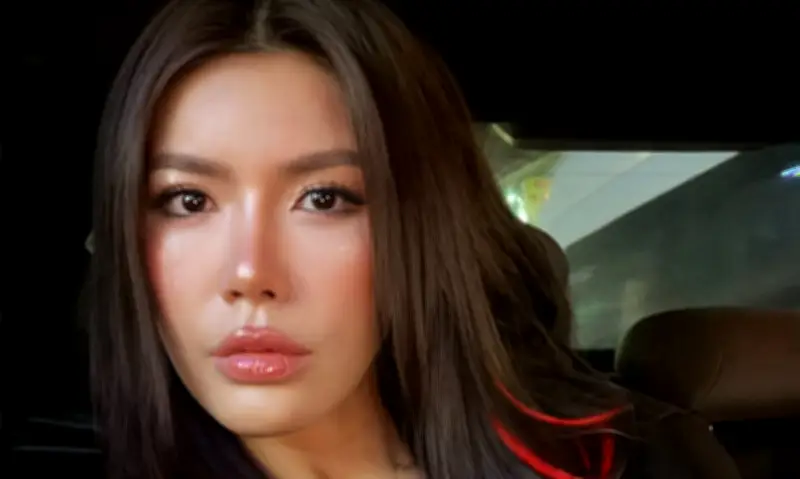 Minh Tú mắc kẹt ở Oman vì hoãn bay, chia sẻ lo lắng giữa căng thẳng Trung Đông