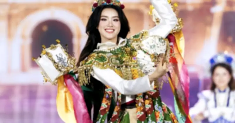 Miss World Vietnam 2025: Thiết kế trẻ tái hiện vũ khúc cung đình và văn hóa H'Mông gây ấn tượng