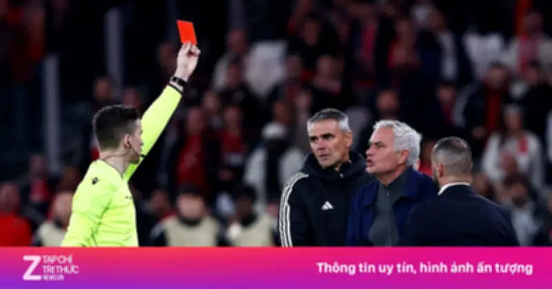 Mourinho Nổi Giận Sau Trận Derby Benfica - Porto: Bị Gọi Là 'Kẻ Phản Bội'