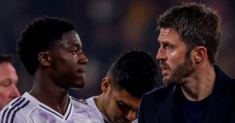 MU bức xúc bị tước phạt đền, Bournemouth gỡ hòa oan ở phút chót