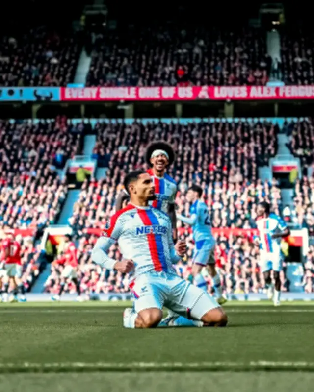 MU hụt hơi trước Crystal Palace: Lacroix lập công sớm, Shaw chấn thương