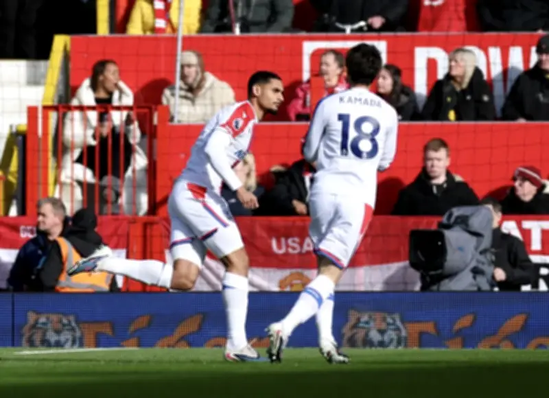 MU thất thủ trước Crystal Palace: Henderson tỏa sáng, Shaw chấn thương