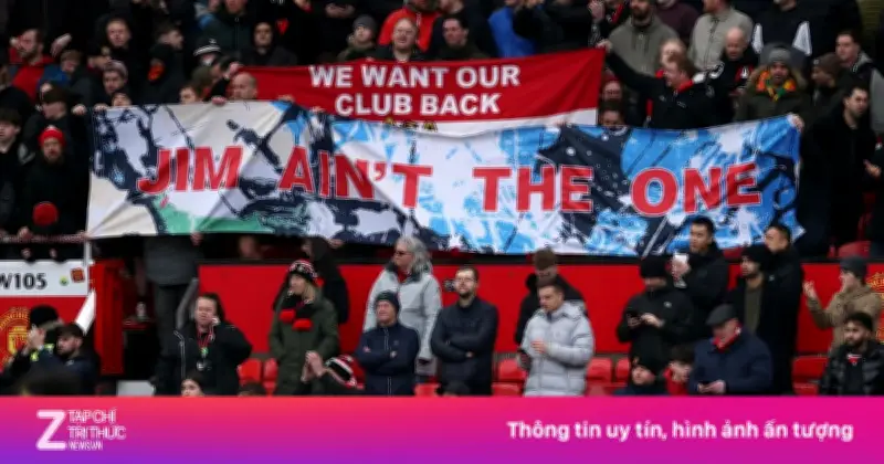 MU Tăng Giá Vé Mùa Thứ 4 Liên Tiếp, Cổ Động Viên Bất Bình Phản Đối