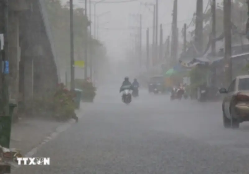 Máy đối lưu phát triển, Hà Nội có khả năng mưa dông về chiều tối