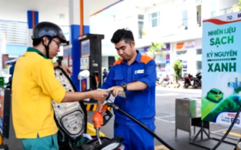 Nỗ lực kiềm giá xăng dầu: Kỳ điều hành mới, một mặt hàng không cao hơn 40.455 đồng/lít