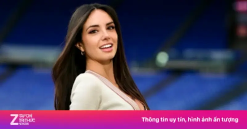 Nữ MC Serie A Giusy Meloni Gây Sốt Với Màn Tâng Bóng Trên Sân Olimpico