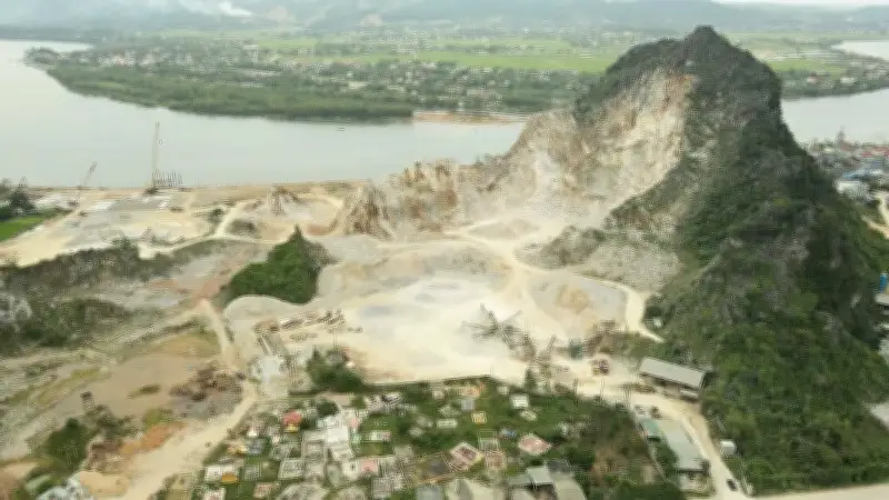 Nổ Mìn Khai Thác Đá Gây Thủng Mái Nhà Dân, Công Ty Bị Yêu Cầu Dừng Hoạt Động