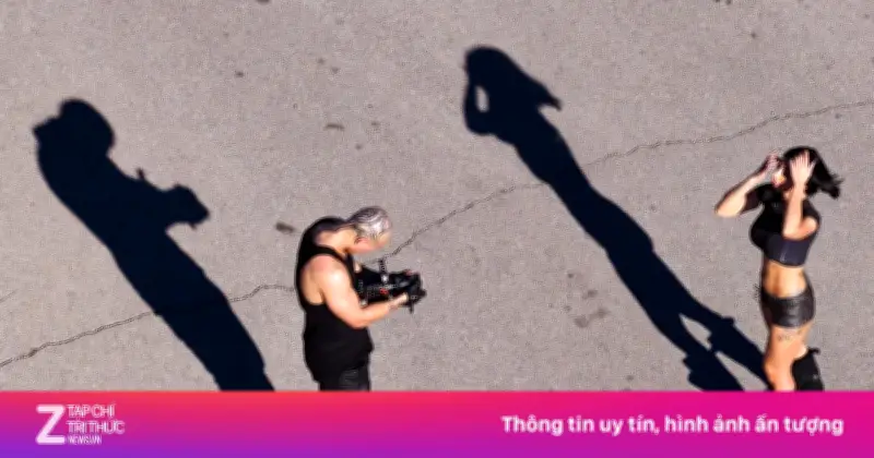 Nữ streamer gây tranh cãi khi tạo dáng gợi cảm tại hiện trường vụ án mất tích