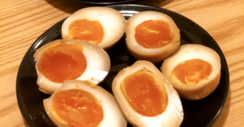 Ăn trứng hàng ngày có làm tăng huyết áp và mỡ máu không? Chuyên gia giải đáp