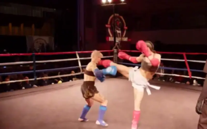 Nữ võ sĩ gây tranh cãi với chiến thuật knock-out nhanh trong Muay Thai