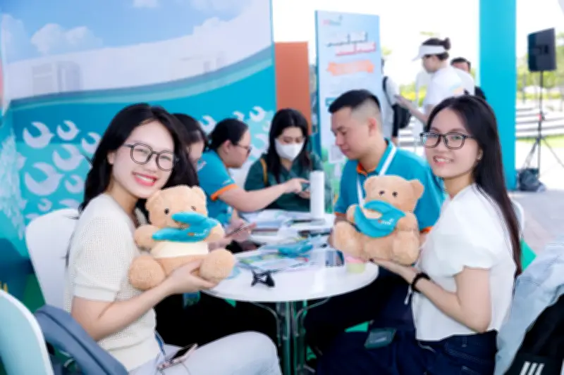 Đến vùng đất hạnh phúc, ABBank nhận thưởng vàng và iPhone 17 Pro Max