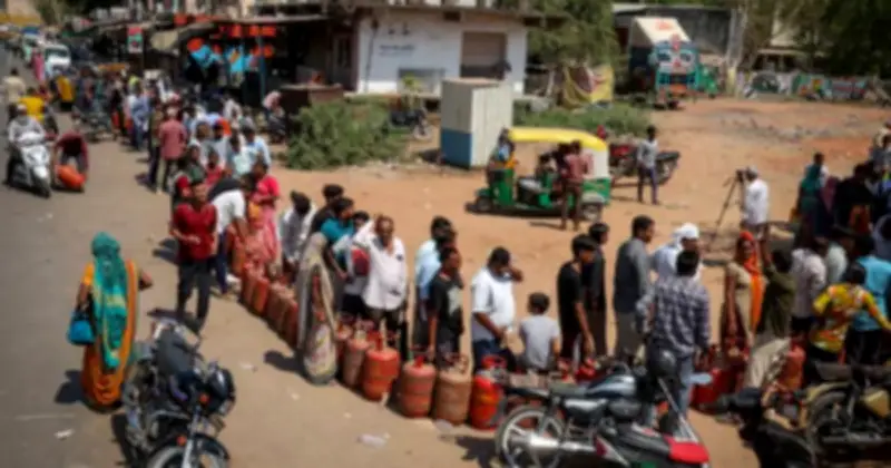 Ấn Độ đổ xô mua bếp từ vì lo ngại thiếu hụt khí đốt do xung đột Trung Đông