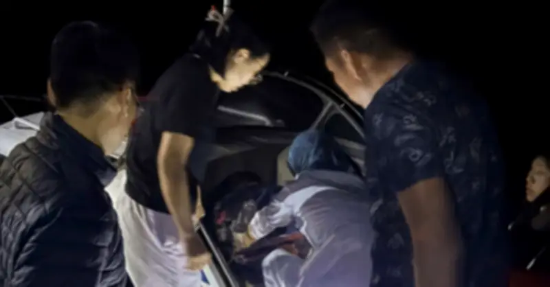 Nửa Đêm, Bác Sĩ Vượt Biển Cấp Cứu Kịp Thời Cứu Sống Hai Người