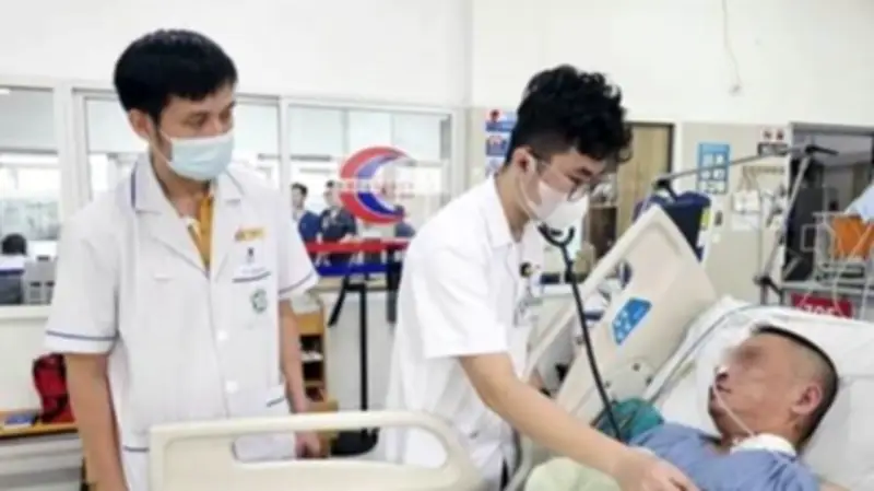 Nam bệnh nhân 44 tuổi thoát chết thần kỳ sau cơn ngừng tuần hoàn đột ngột tại Bệnh viện Bạch Mai