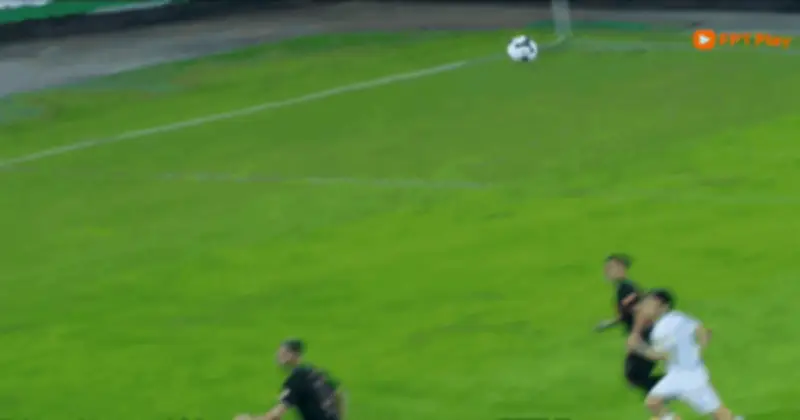 Nam Định ngược dòng ngoạn mục 3-2 trước Ninh Bình, Xuân Son tỏa sáng ở V-League