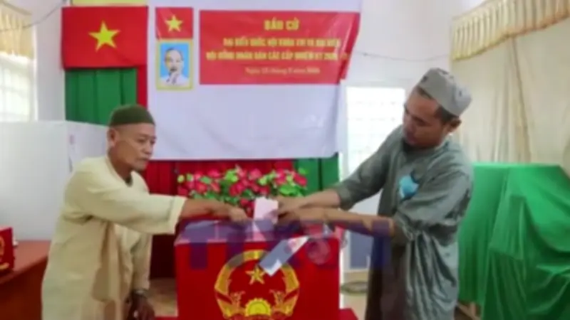 Đồng bào Chăm An Giang nô nức thực hiện quyền bầu cử trong ngày hội lớn