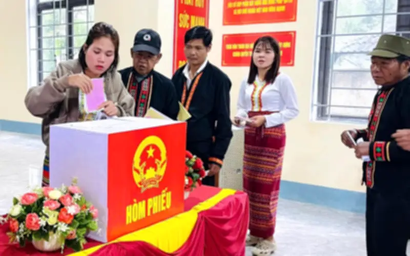 Đồng bào Chứt tại Hà Tĩnh đạt 100% cử tri đi bầu cử dù thời tiết khắc nghiệt