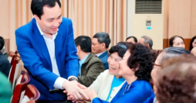 Ứng cử viên Quốc hội khóa XVI tiếp xúc cử tri tại Hải Phòng trước kỳ bầu cử