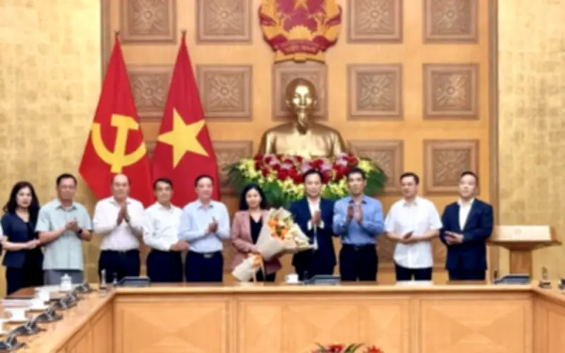 Đồng chí Nguyễn Thị Tuyến nhận nhiệm vụ Bí thư Đảng ủy các cơ quan tham mưu Chính phủ