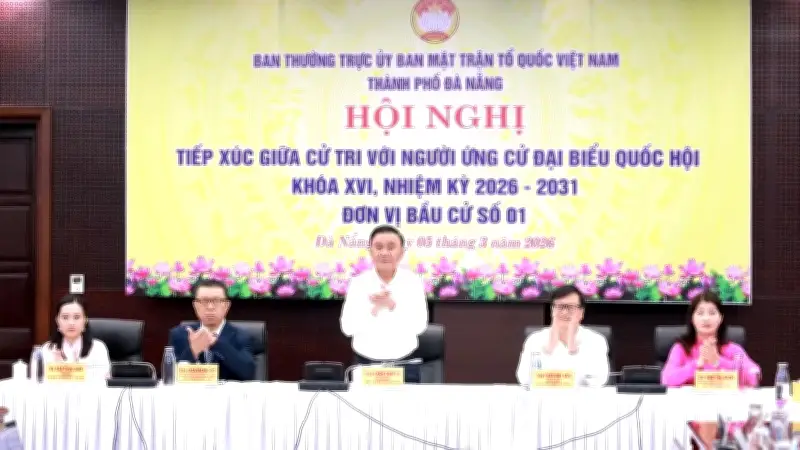 Đồng chí Trần Cẩm Tú tham dự hội nghị tiếp xúc cử tri tại Đà Nẵng