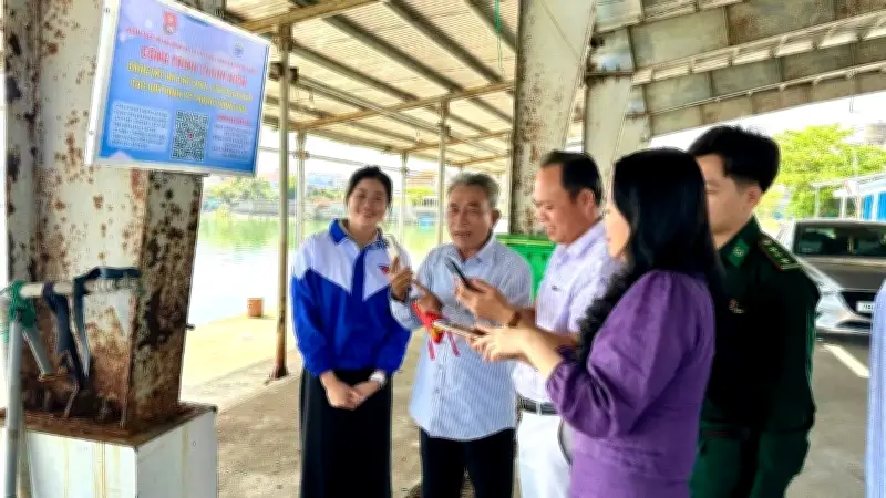 Ngư dân An Hải tra cứu luật biển bằng mã QR, hướng tới gỡ 'thẻ vàng'