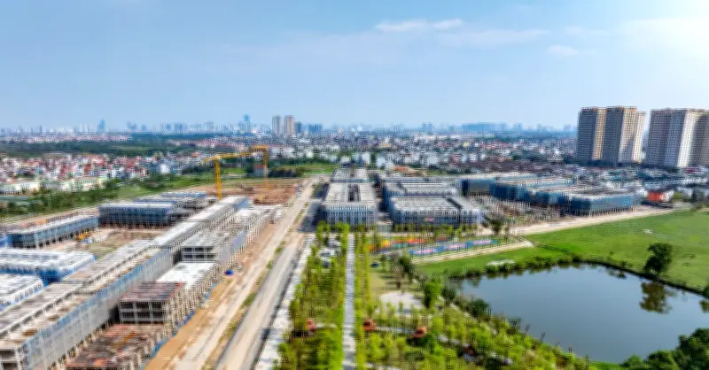Đường Hoàng Quốc Việt Kéo Dài: Tọa Độ Vàng Cho Nhà Phố Phía Tây Thủ Đô