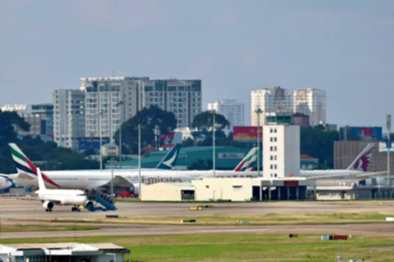 Đông không phản trứng, đông khách: Việt lo không thể trở lại châu Âu sau Tết