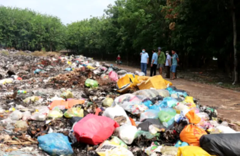 Đồng Nai: Người dân kêu cứu vì bãi rác lộ thiên gây ô nhiễm nghiêm trọng