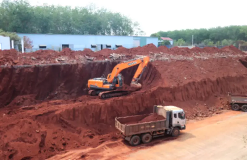 Đồng Nai xác minh vụ nhiều nhà dân treo cao sau khi hạ cốt nền đường DT.753